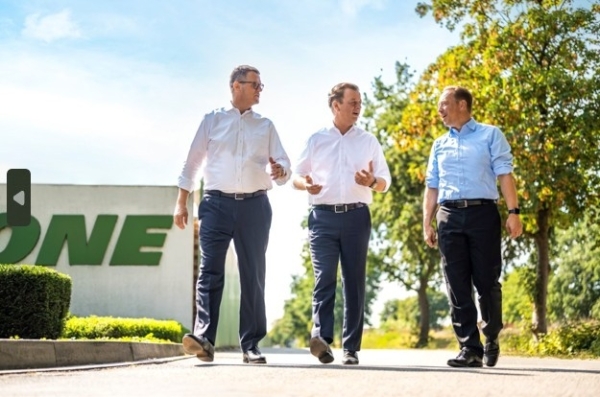 Ole Klose (CFO), Dr David Frink (CEO), Dr Stefan Binnewies (COO)_b