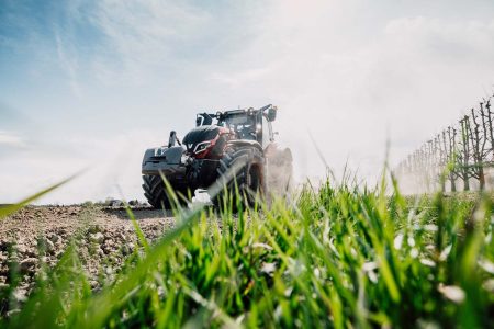 Smart farming De ce este Valtra cel mai sustenabil tractor?