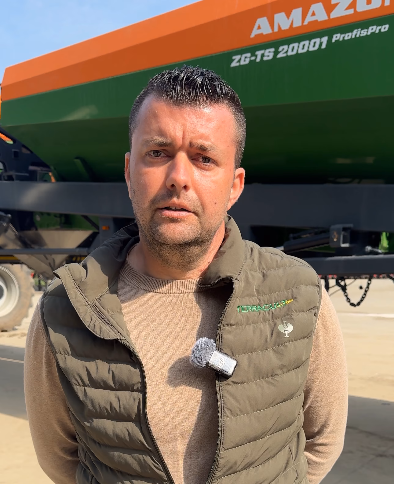 Răzvan Hădean: năutul poate fi o alternativă pentru soia şi porumb. Terracult produce şrot de soia non-GMO 2 Razvan Hadean, Terracult
