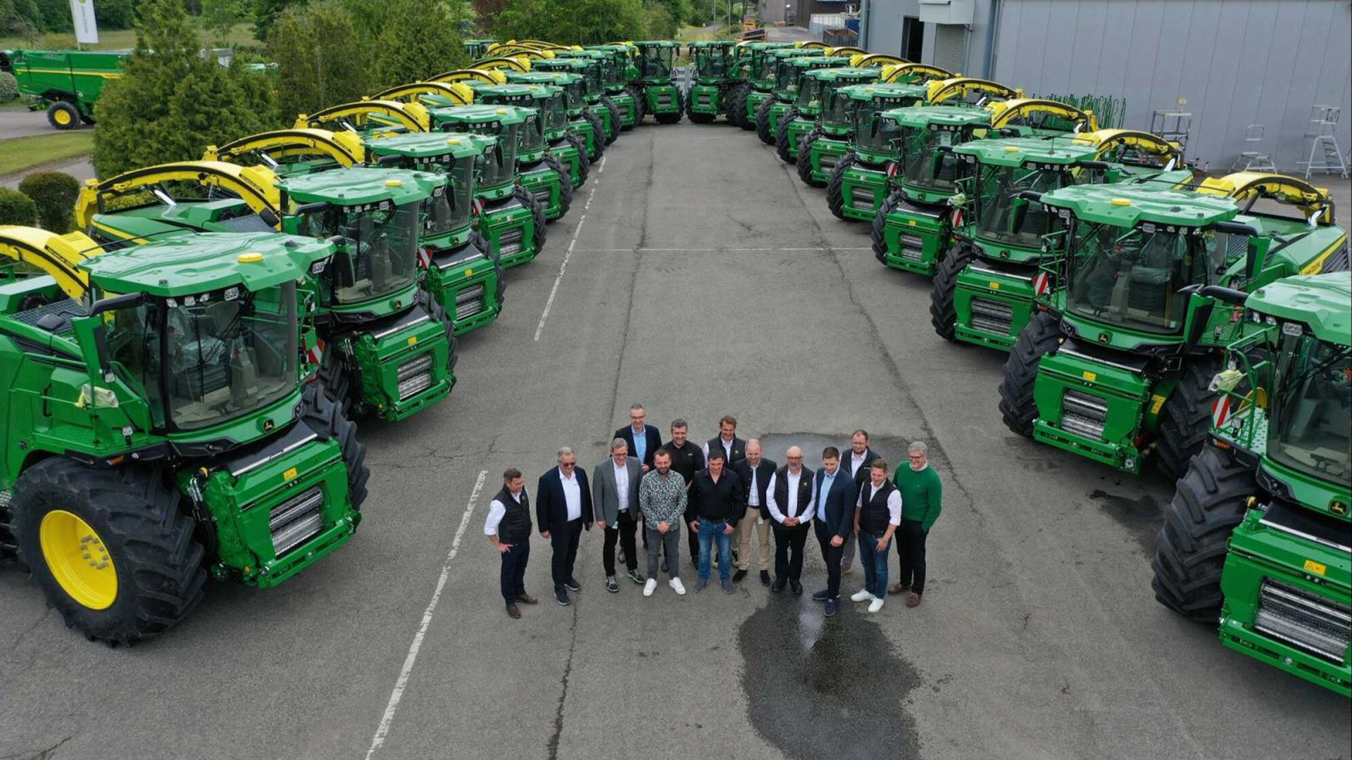 john deere 20 de combine de recoltat furaje 1 1 John Deere dă lovitura: 20 de combine livrate într-o singură comandă! Tranzacție record pentru producătorul american