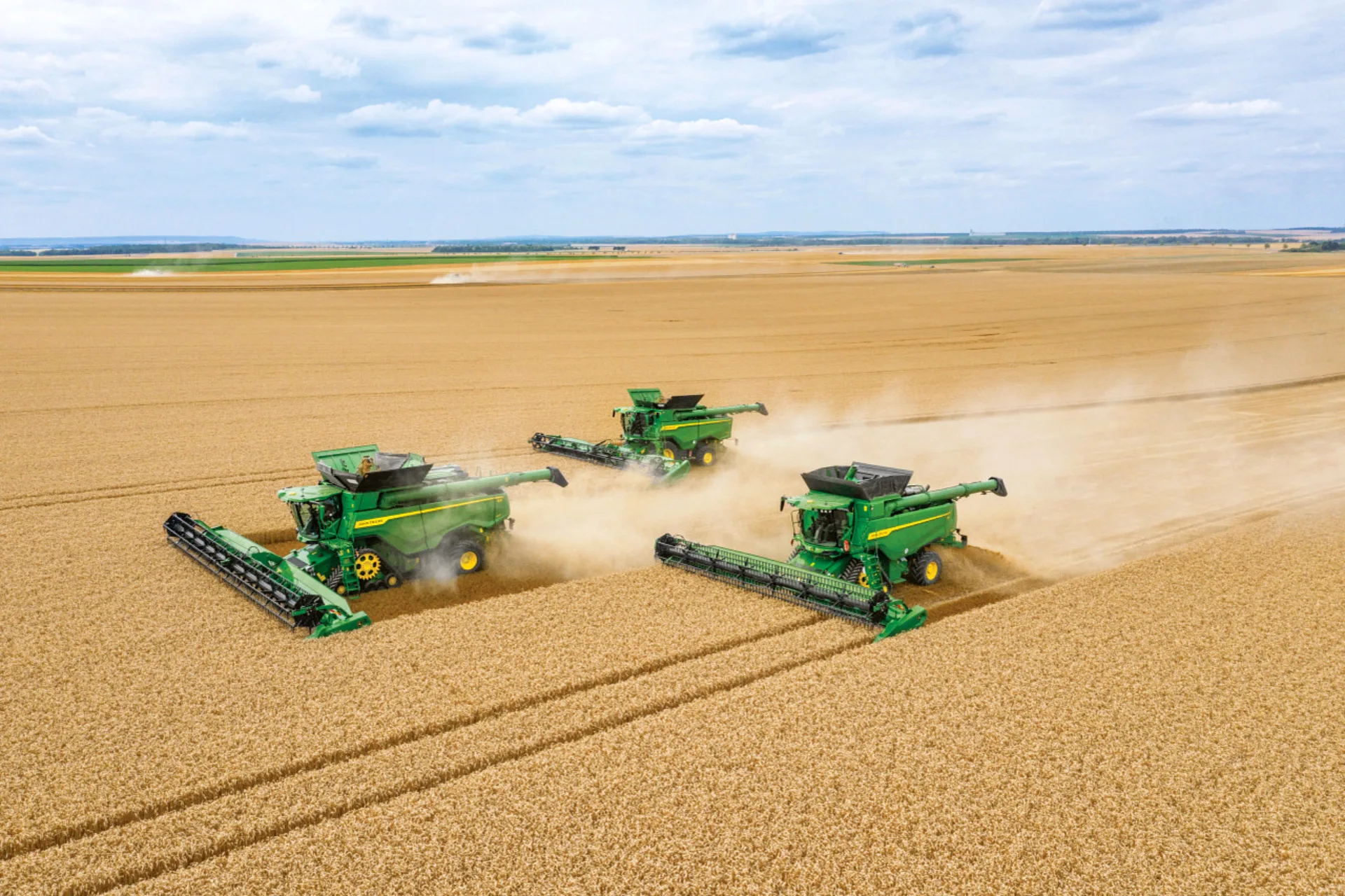combine John Deere la recoltat