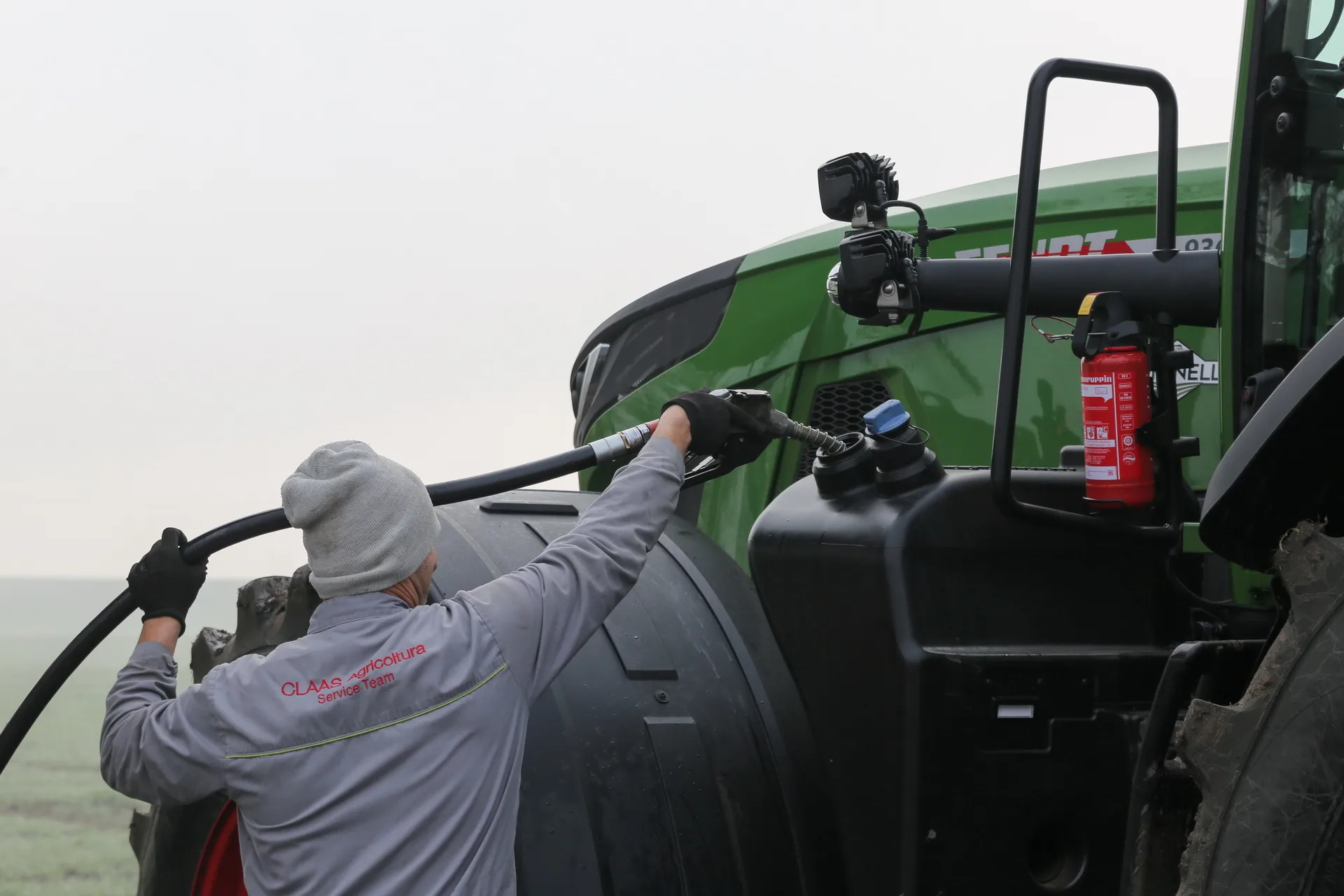 alimentarea cu motorina a unui tractor