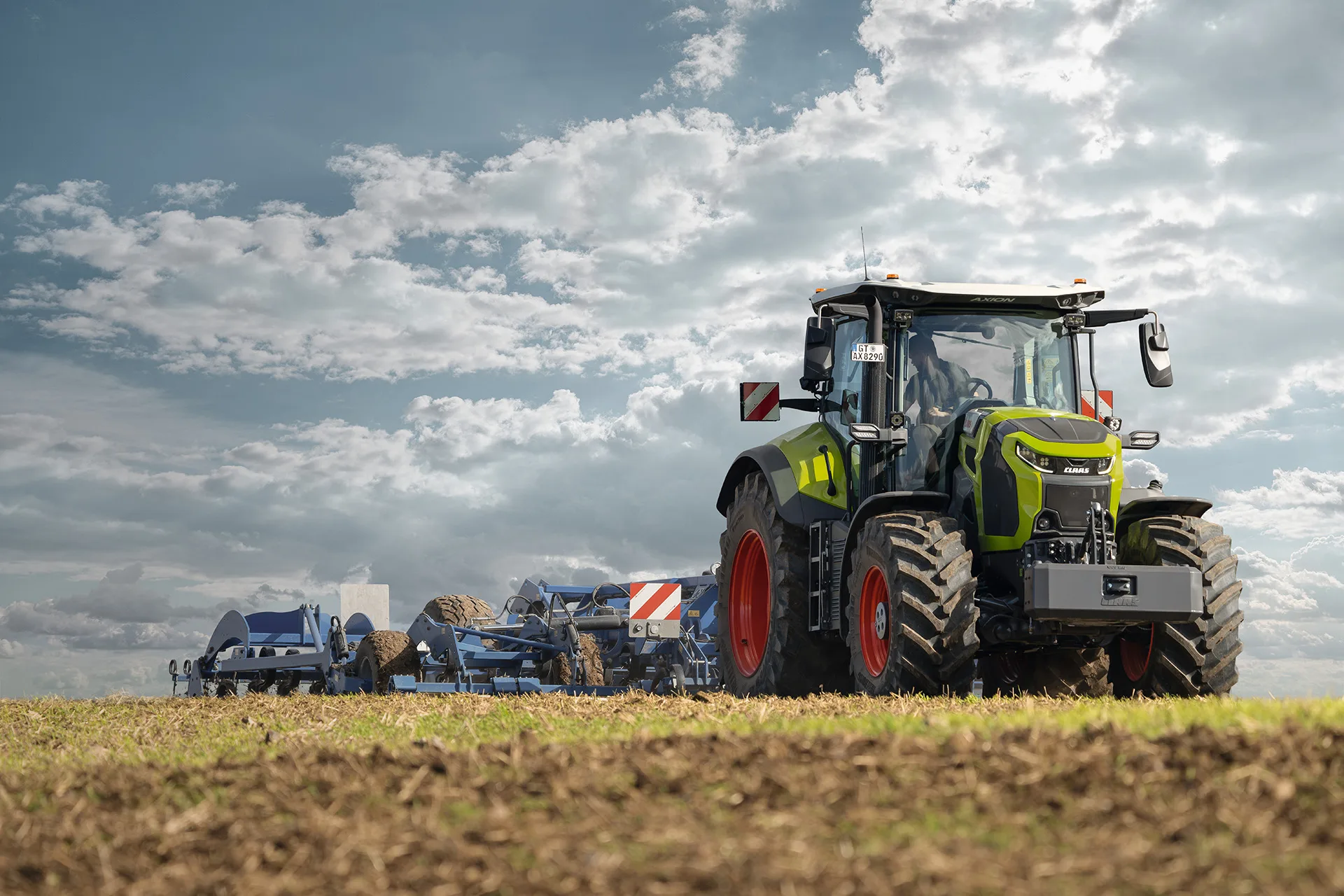 CLAAS AXION 8 CMATIC