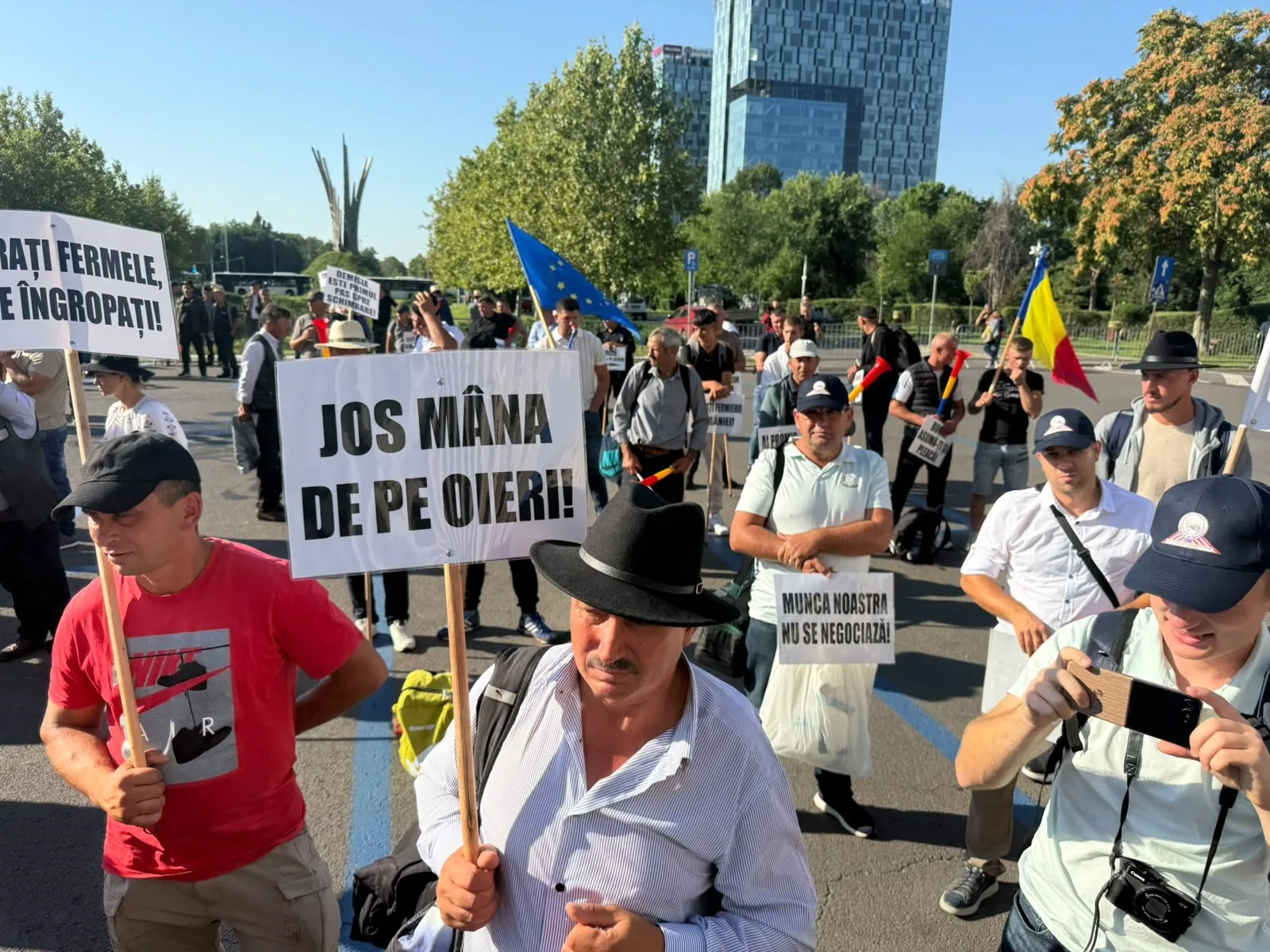 PROTESTUL FERMIERILOR, ASTĂZI, la Guvern! OIERI: „Suntem pregătiți să rămânem mai multe zile”